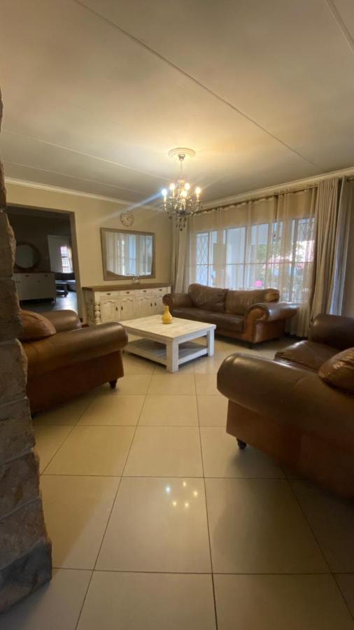 Entire 4 Bedroom House In Midrand, Johannesburg Randjesfontein Luaran gambar